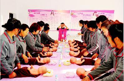 临县白文职业技校护工培训 精准赋能结硕果，技能就业谱新篇